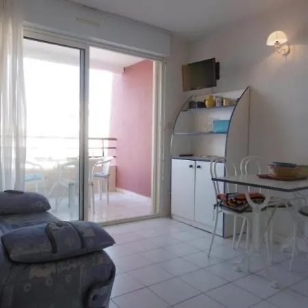 - 4 Pers, 32 M2, 2/1 Sète