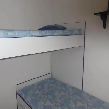 - 4 Pers, 32 M2, 2/1 Appartement *