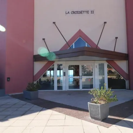 - 4 Pers, 32 M2, 2/1 Appartement
